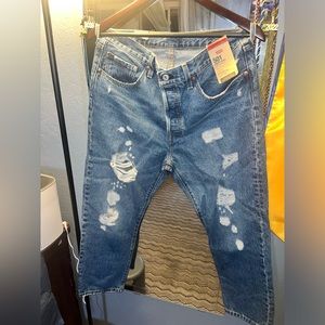 Women’s 501 Original Cropped in Size 31!!!